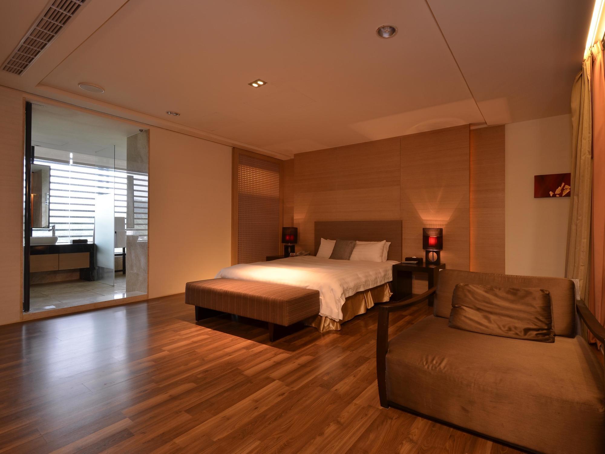 The Sun Hot Spring & Resort Taichung Exterior photo